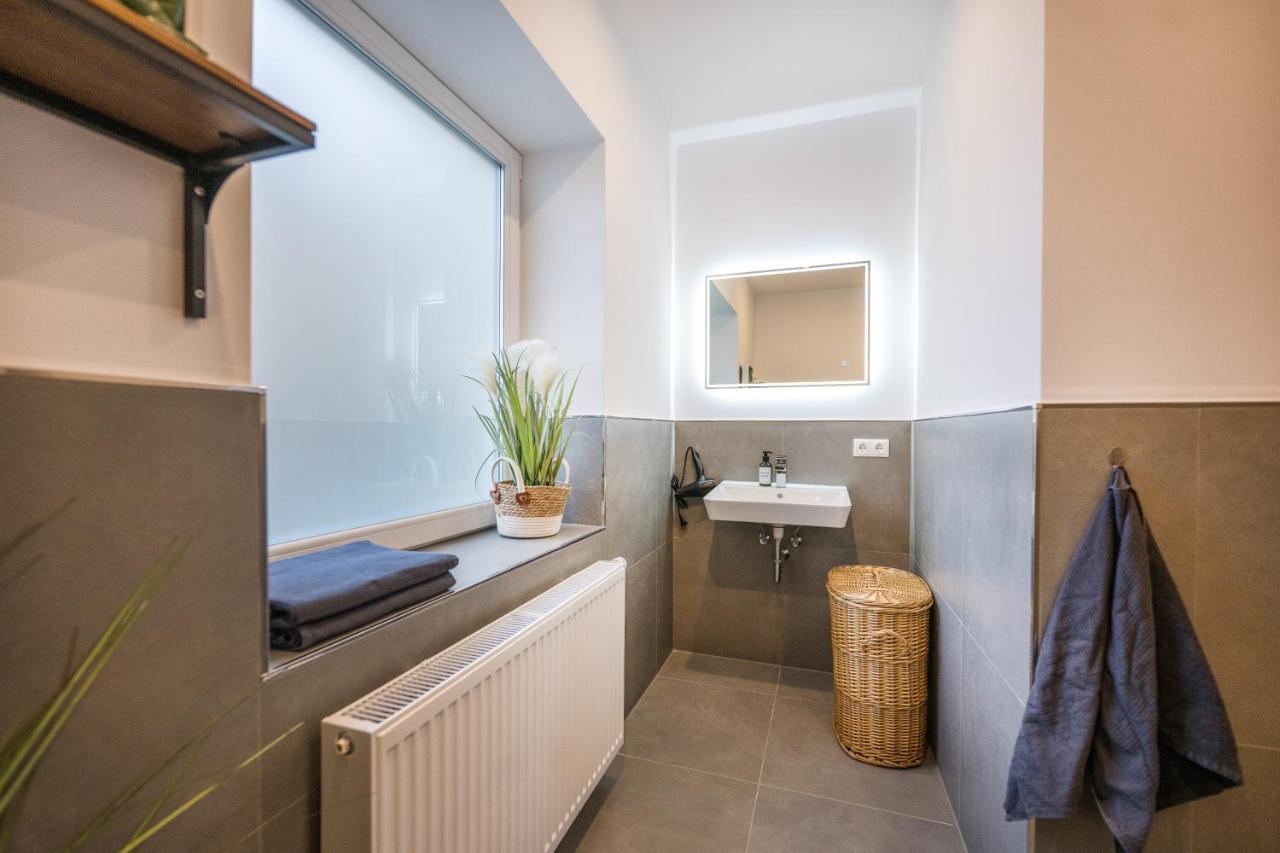 120Qm, Cozy Apartment, Sehr Zentral Am Hbf, 3Sz Koblenz  Exterior foto